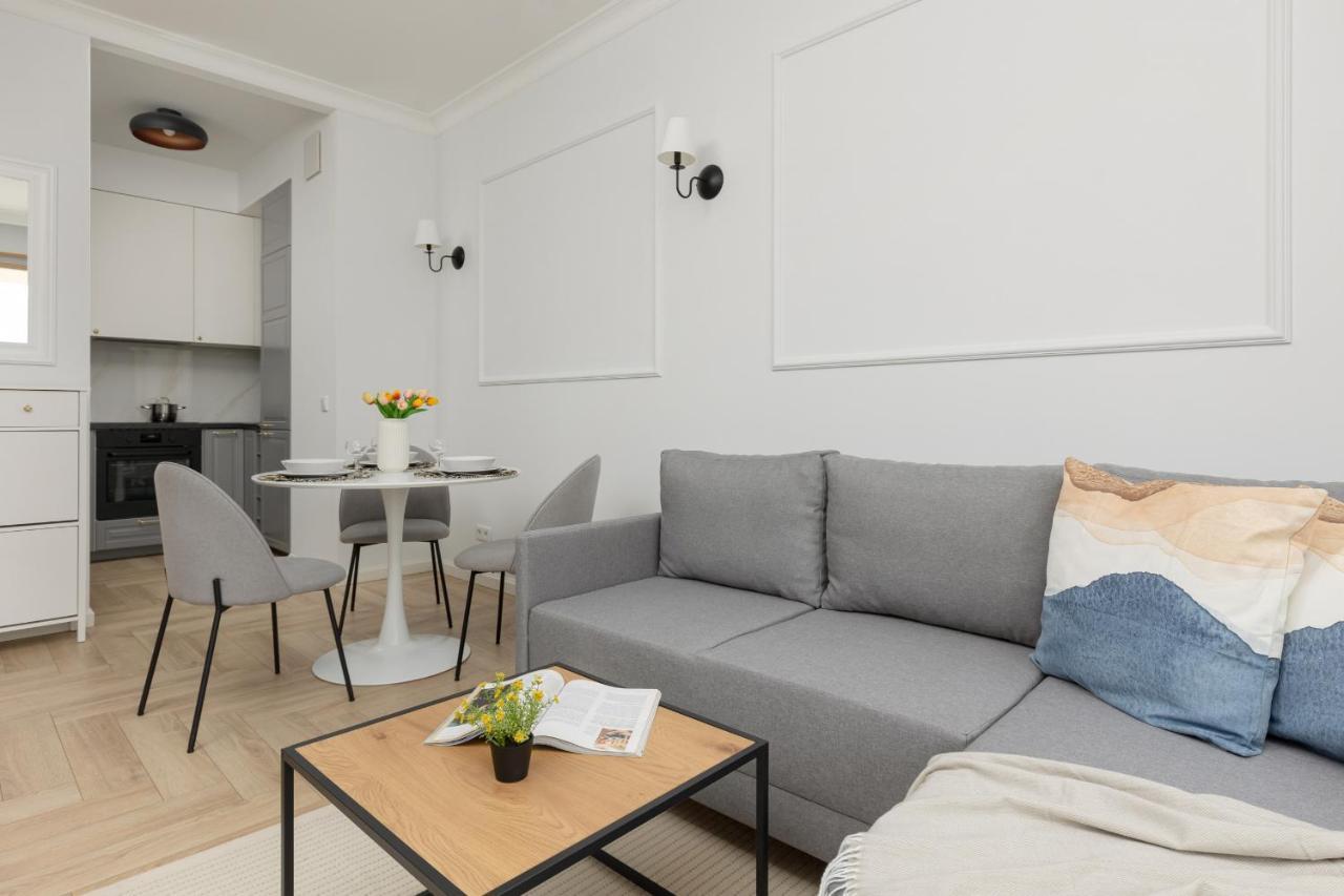 Stylish Apartment Kolejowa & Parking & Balcony By Noclegi Renters Varşovia Exterior foto